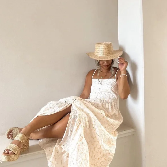 NWT Embroidered Maxi Dress - Picture 4 of 5